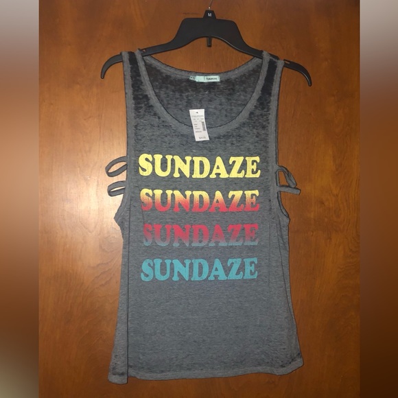 Maurices sundaze gym tee size M NWT - Picture 3 of 8